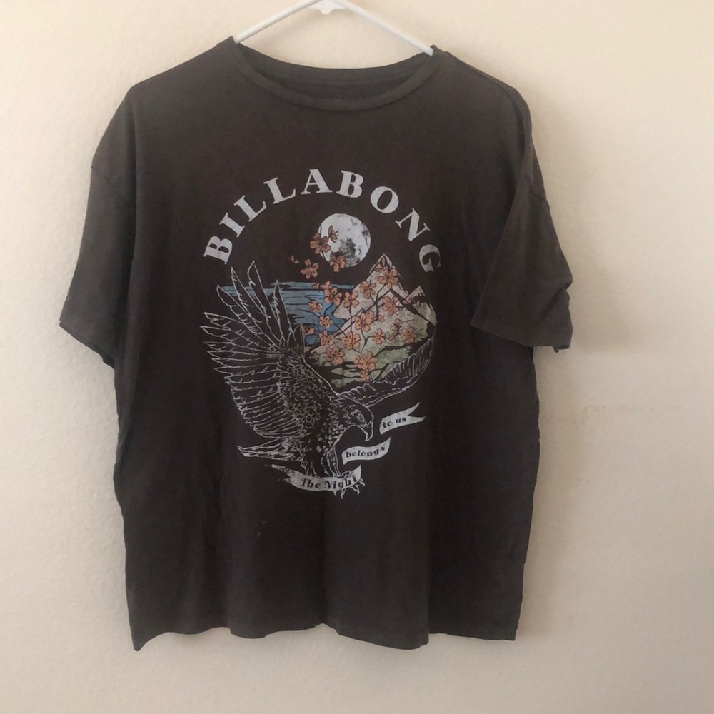 used black billabong tee